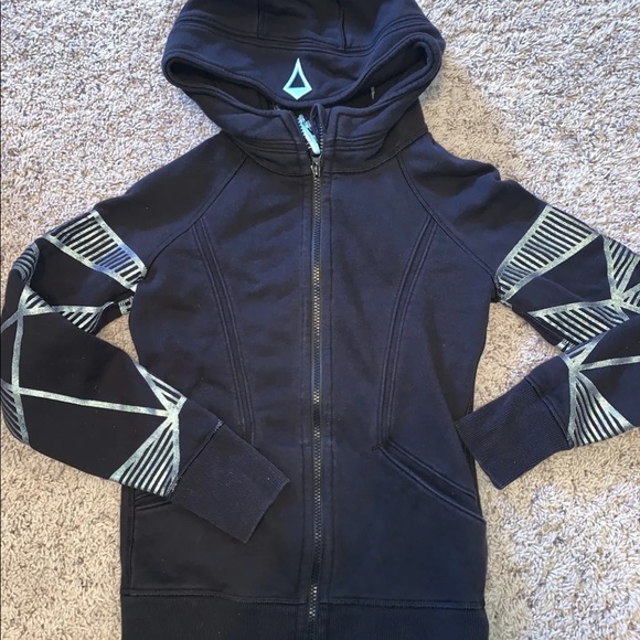Ivivva Other - Girl’s Ivivva black Scuba hoodie jacket sz 10